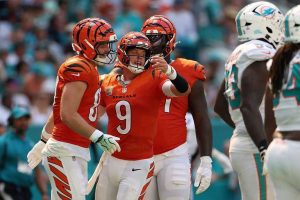 Bengals Rally Past Dolphins 31 24 As Burrow Throws Four Touchdowns