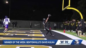 Bentonville Junior Davis Kulka Shines With Two Rushing Tds In 44 10 Win