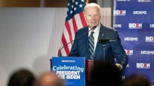 Biden S Limited Campaign Appearances Highlight Trump Administration S Active Mid