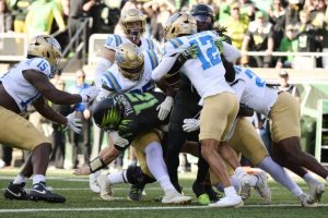 Big Ten Admits Officials Mis Spotted Oregon S Two Point Try In Ucla Loss