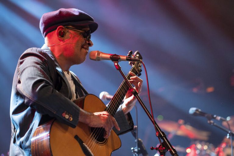 Blind Guitarist Raul Mid N To Perform At The Strathmore S Mansion In North Bethe