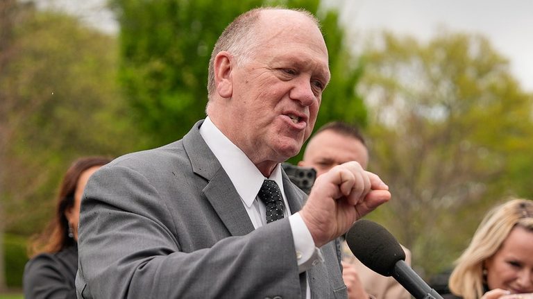 Border Czar Tom Homan Defends Ice Standards And Challenges Cbs On Migrant Death