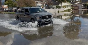 Carpinteria Public Works Responds To Rising Tides Flooding Local Streets