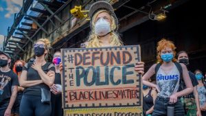 Chicago Community Center Invites Police To Rebuild Trust On The South Side
