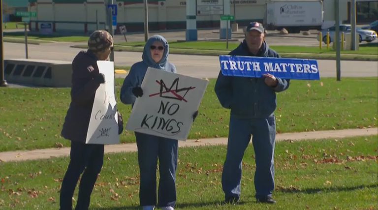 Chilton Hosts No Kings Early Voting Protest As Wisconsin Gears Up For November E