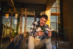 College Students Need A Thoughtful Credit Card Strategy Experts Advise