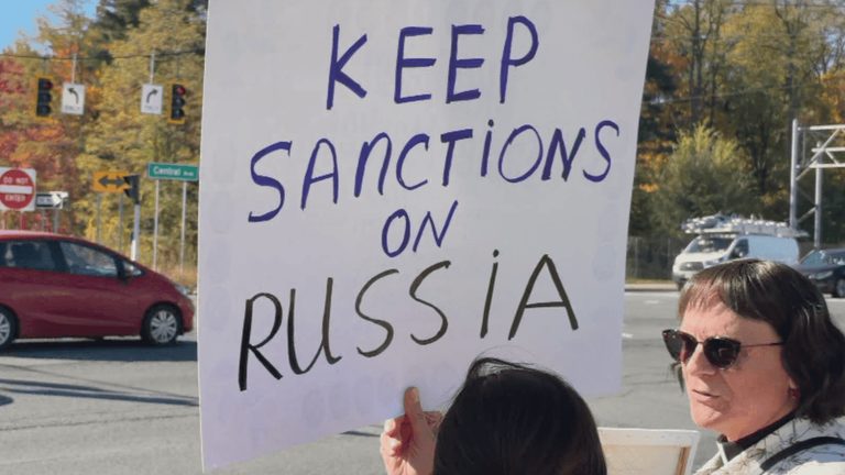 Colonie Ukrainians Rally Against Trump Administration S Russian Diesel Deal