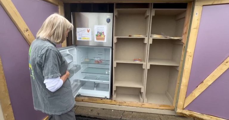 Council Bluffs Community Fridge Eases Hunger And Cuts Waste But Needs More Donor