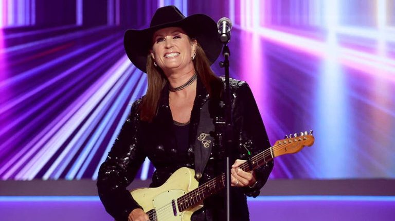 Country Star Terri Clark Joins Bass Fishing Pro Am On Old Hickory Lake