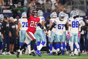 Cowboys Owner Jerry Jones Expresses Disappointment After 24 16 Home Loss To Bucc