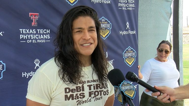 Cristo Fern Ndez Shares Bilingual Book With San Elizario Children At Boys Girls