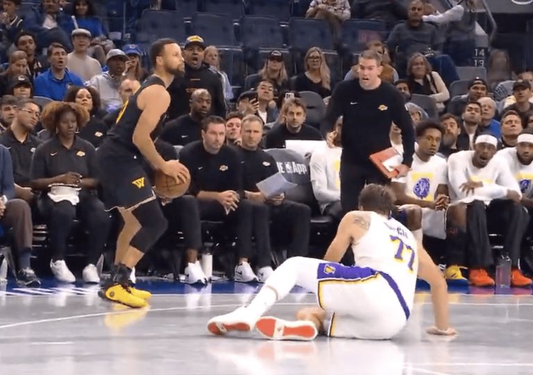 Curry S Ankle Breaker Highlight Tops Nba Highlights As Warriors Beat Lakers