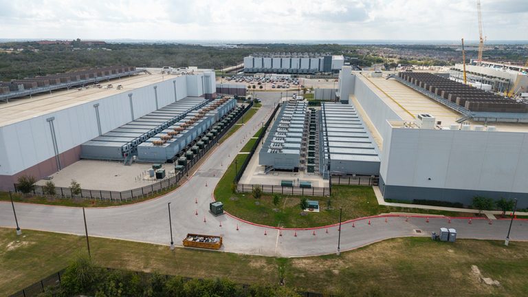 Cyrusone Opens San Antonio Data Center To Press Aims For Community Transparency
