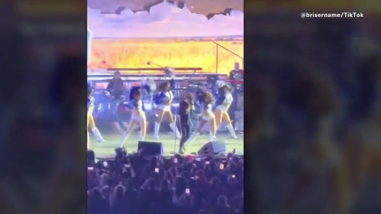 Dallas Cowboys Cheerleaders Brand Sues My Chemical Romance Over Costume Use