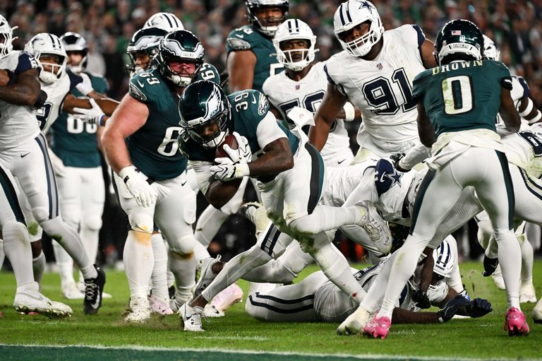 Dallas Cowboys Rebound With 38 21 Victory Over Philadelphia Eagles On Monday Nig