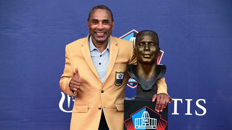 Davenport City Council Names East 12Th Street Segment Roger Craig Way