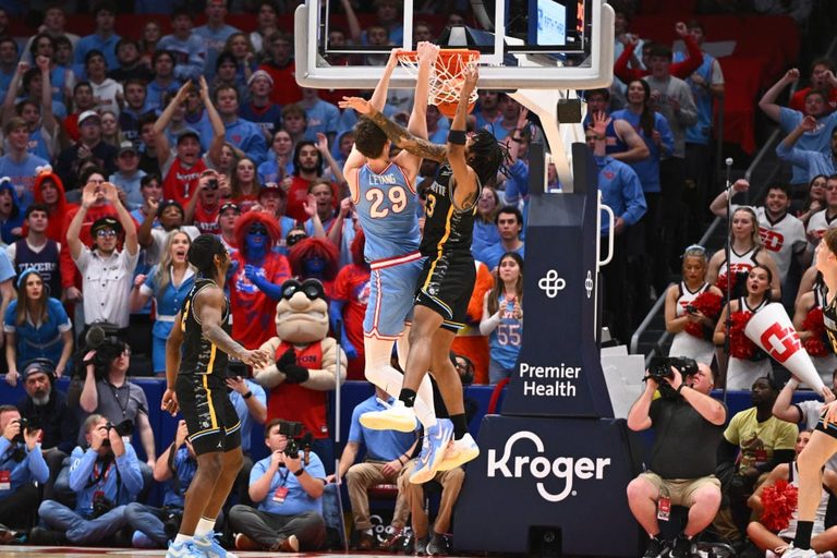 Dayton Flyers Celebrate Sixth Straight Season Of Sold Out Home Games