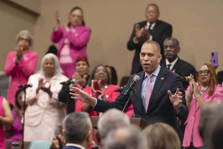 Democratic Leader Hakeem Jeffries Rallies San Antonio Voters Ahead Of House Spea
