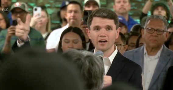 Democratic Senate Nominee James Talarico Tours El Paso Discusses Affordability A