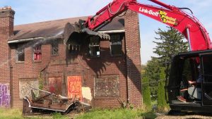 Demolition Of Berg Place Apartments Begins Seniors Affordable Housing Planned In