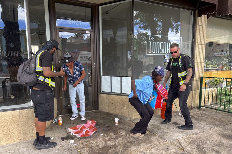 Denver S Care Team Expands Outreach To Unsheltered Residents On East Colfax