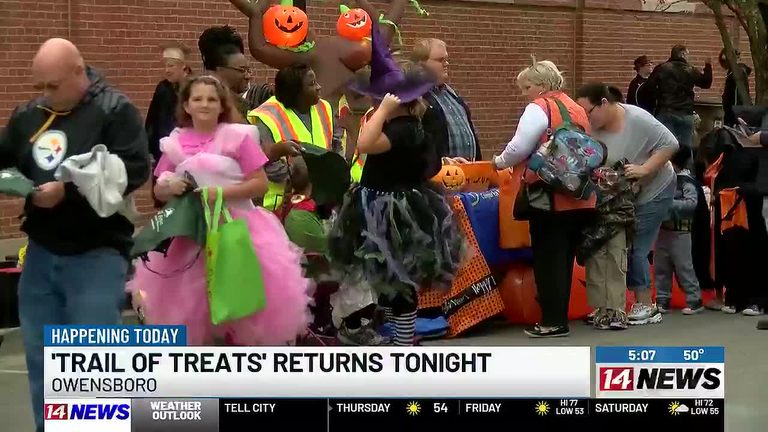 Downtown Owensboro Hosts Early Halloween Trail Of Treats On Thursday