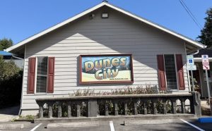 Dunes City Mayoral Race Pits Incumbent Against Challenger Over Vacation Rentals