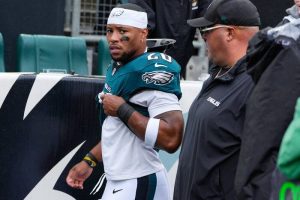 Eagles Lose Saquon Barkley To Hamstring Fall 24 20 To Rams