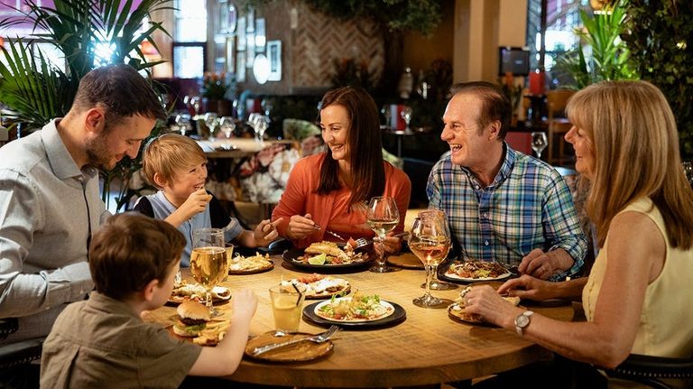 Eating Together May Lower Post Meal Blood Sugar Study Finds