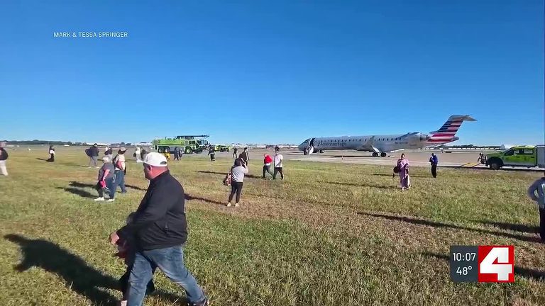 Emergency Landing In St Louis After Odor And Engine Trouble On American Airlines