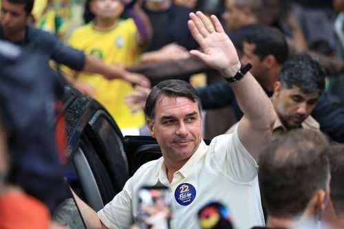 Fl Vio Bolsonaro Flees Brazil For Florida After Election Defeat