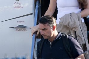 Fl Vio Bolsonaro Lands In Miami Raising Questions For U S Brazil Ties