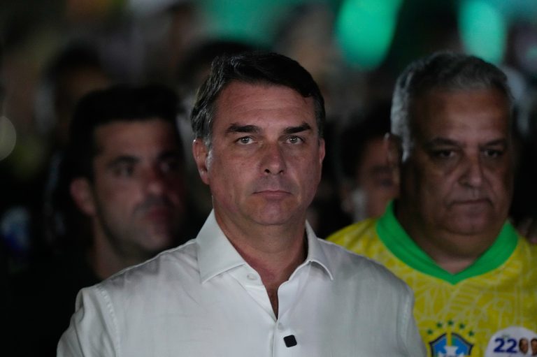 Flavio Bolsonaro Arrives In Miami After Fleeing Brazil With Us Visas
