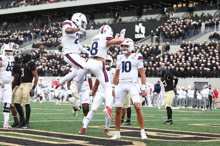Florida Atlantic Owls Travel To Denton To Test Defense Against North Texas Mean