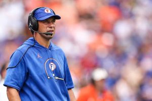 Florida Gators Fall Out Of Ap Top 25 After Loss To South Carolina Miami Rises To