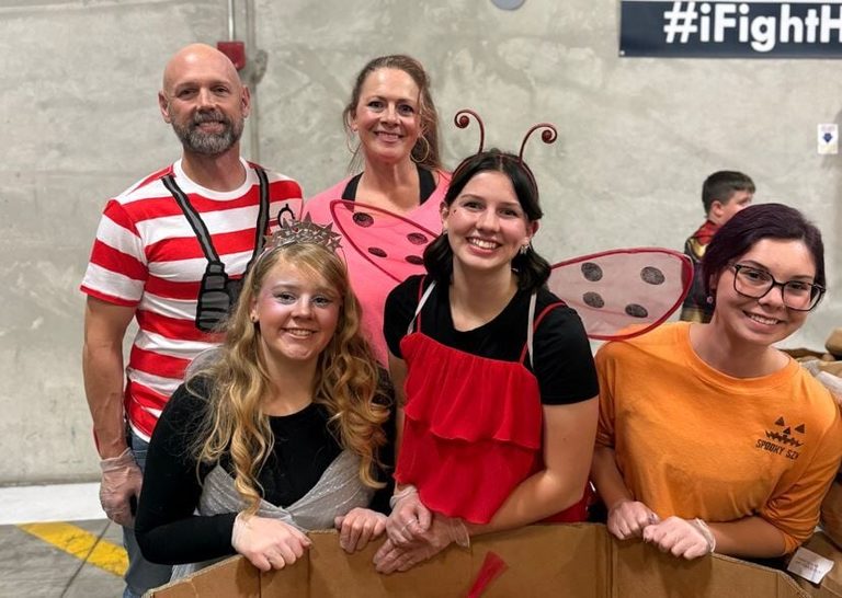 Food Bank Of Northern Nevada Invites Families To Baggin For Apples Volunteer Eve