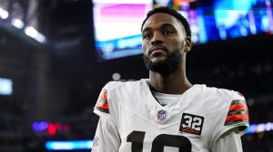 Former Browns Wr David Bell Sues Surgeon And Hospital For 300 Million After Botc