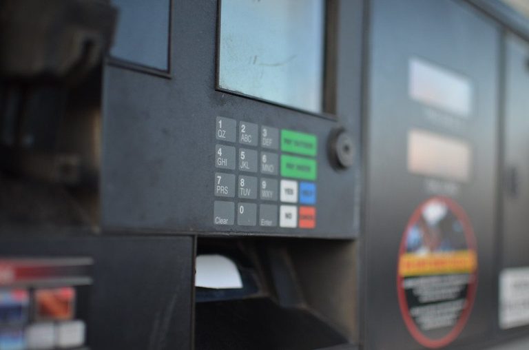 Fort Wayne Gasoline Prices Dip 5 5 Cents To 3 91 Per Gallon