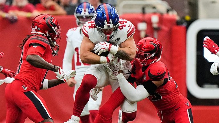 Giants Running Back Cam Skattebo Blasts Nfl After Roughness Penalty In Win Over