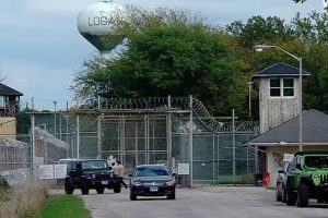 Gop Gov Candidate Darren Bailey Vows To Keep Logan Correctional Center Open
