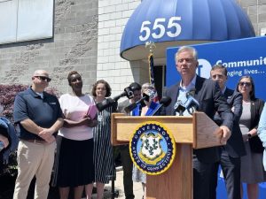 Gov Lamont S Grocery Card Aid Reaches Only 2 000 Of 25 000 Promised Residents