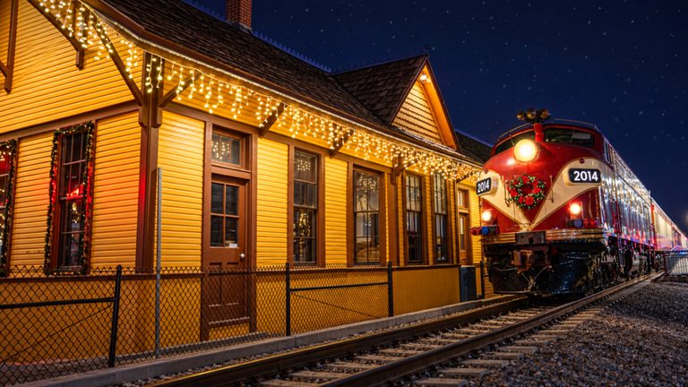 Grapevine S North Pole Express Returns Nov 27 For Holiday Train Rides