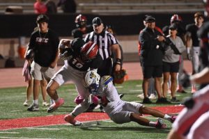 Hancock Bulldogs Rally Late To Beat Sbcc 35 28 In Santa Barbara Showdown