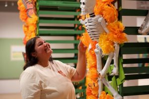 Hartford S Wadsworth Athenaeum Hosts Vibrant D A De Muertos Celebration