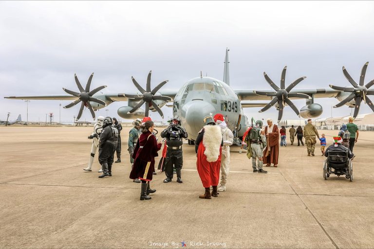 Holidays Heroes Brings A Festive Family Celebration To Naval Air Station Joint R
