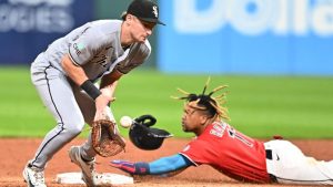 How To Stream Monday S Mlb Alds Games On Sling