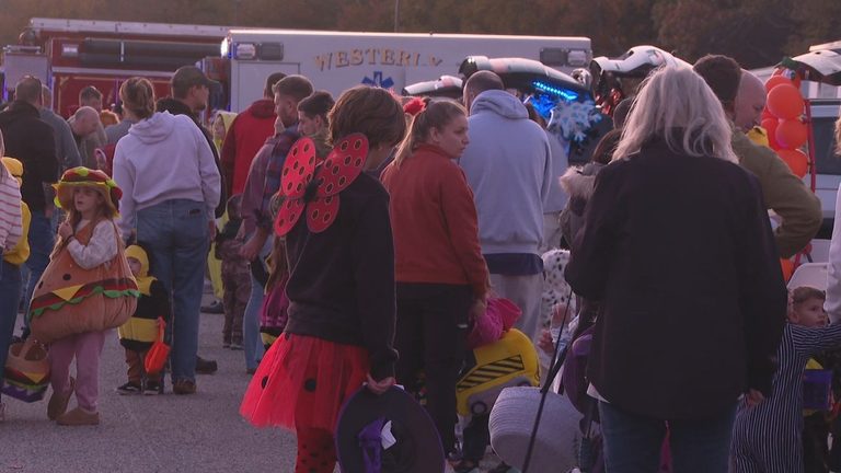 Hundreds Celebrate Halloween At Westerly Trunk Or Treat Collect Food For Shelter