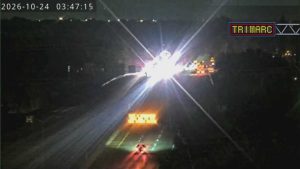 I 264 East Near Bells Lane Closed After Three Vehicle Crash Traffic Diverted