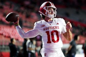 Indiana Hoosiers Extend Winning Streak To 21 With Dominant 47 15 Victory Over Ru