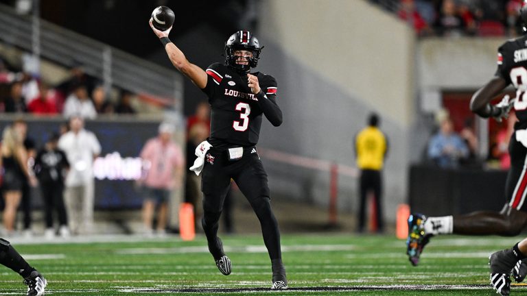 Isaac Brown Sets Uofl Record In 44 20 Win Over Florida State